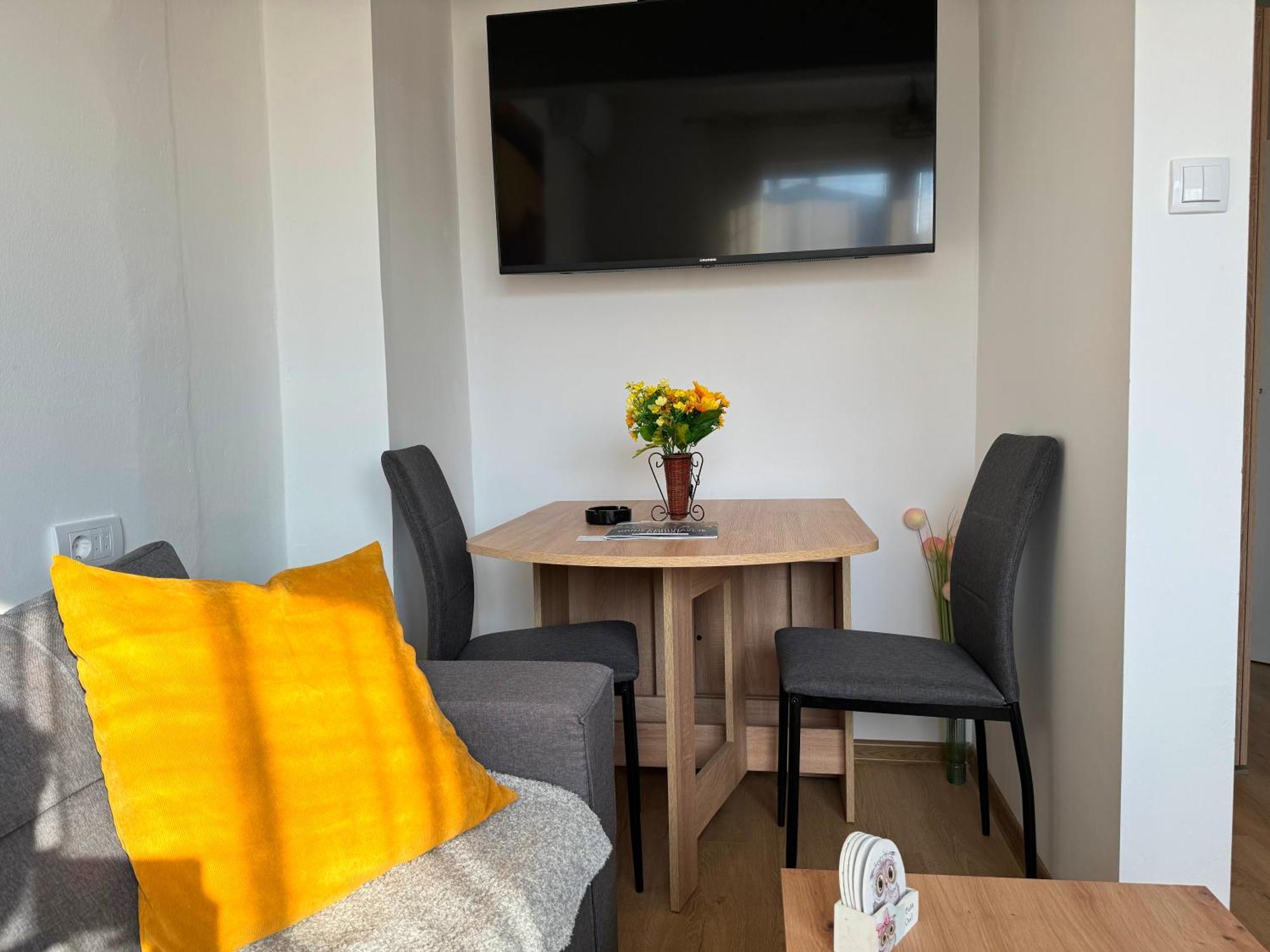 Vuk Apartman Donji Milanovac Eksteriør bilde